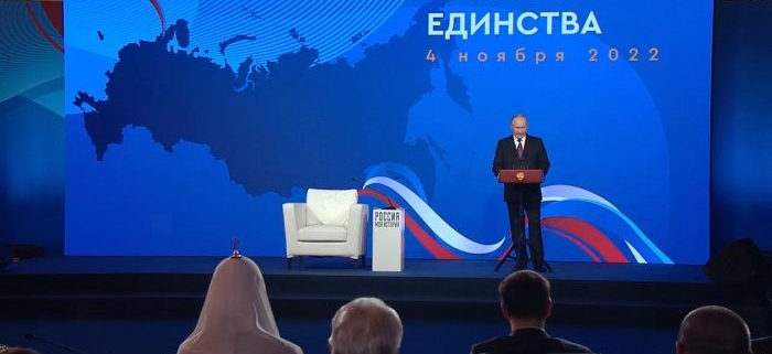 Ruský prezident Vladimir Putin k výročí Dne lidové jednoty prohlásil před historiky, že válka na Ukrajině
